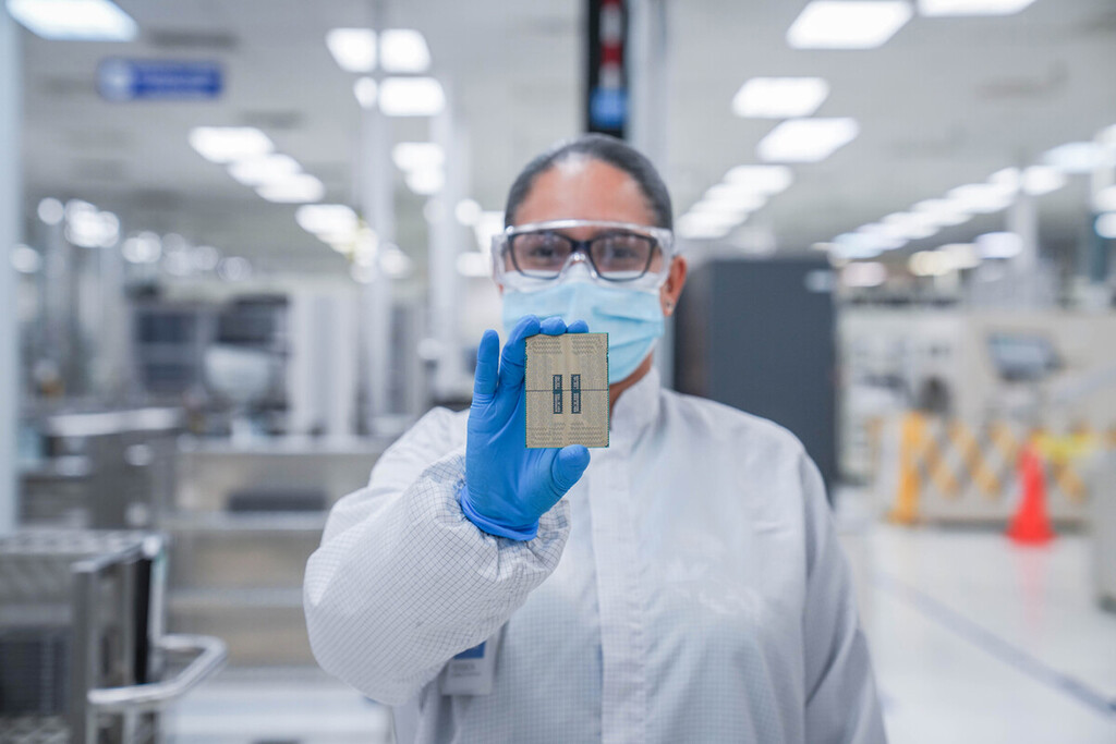 Intel se ha hundido en la mayor crisis de su historia. Para salir de ella ha tomado una medida radical: trocearse